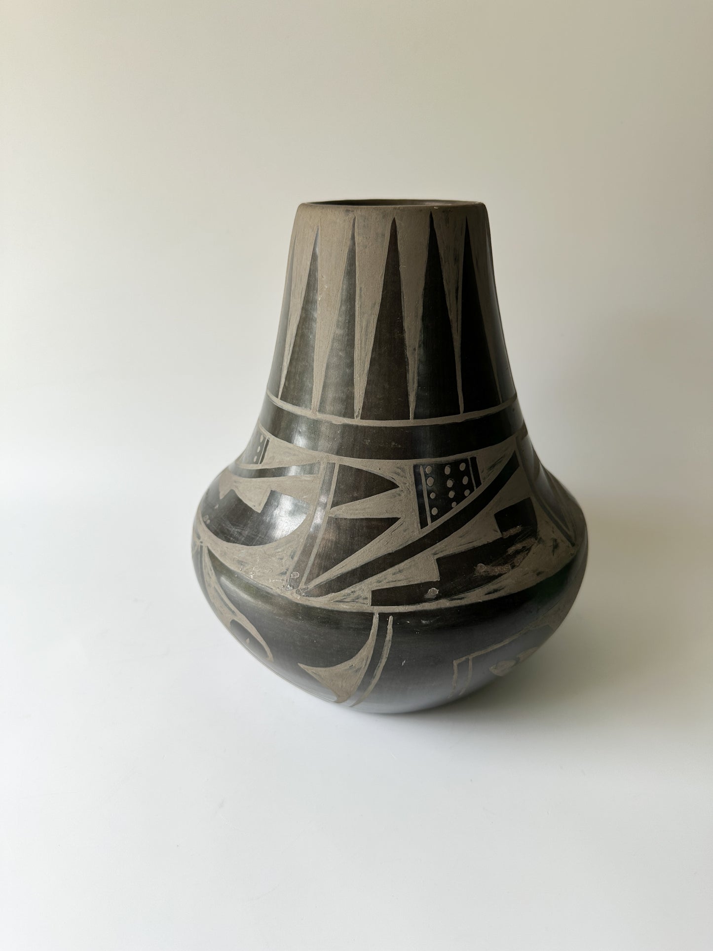 Carmelita Dunlap Black-on-black ware Pottery Vase - San Ildefonso Pueblo New Mexico